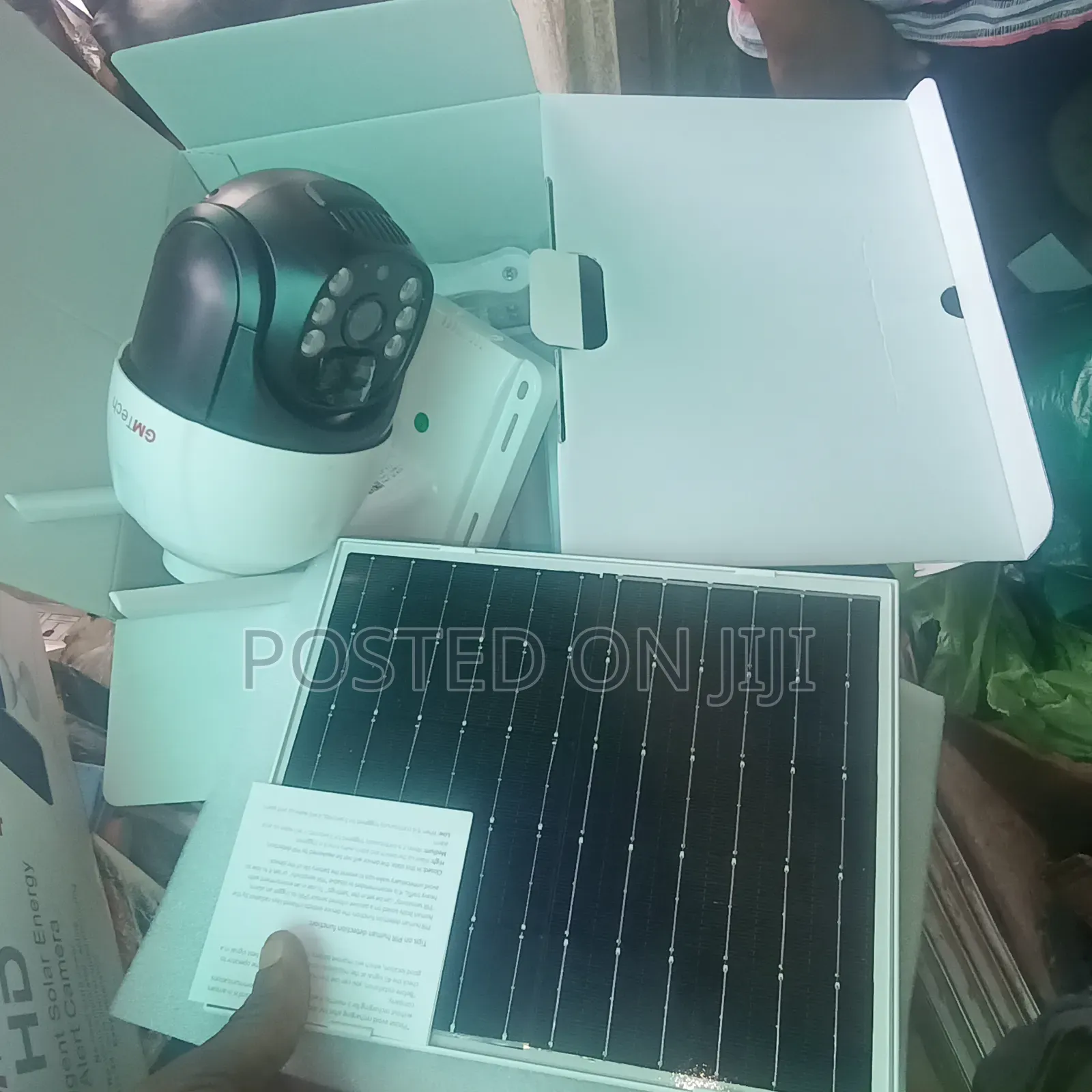 PTZ Camera /Solar Panel System