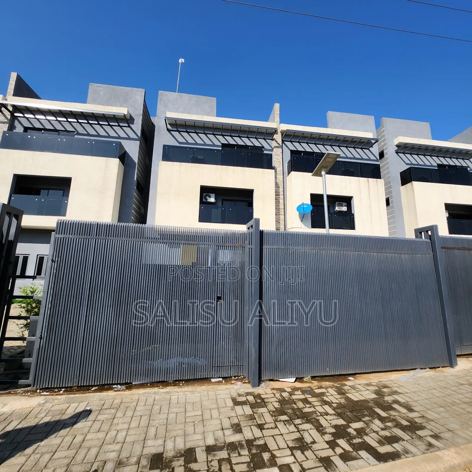 4bdrm Duplex in Jahi Gilmore for sale
