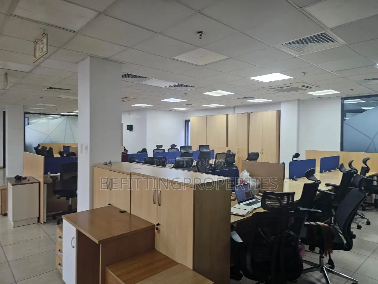 Clean, 280sqm Open-plan Serviced Furnished