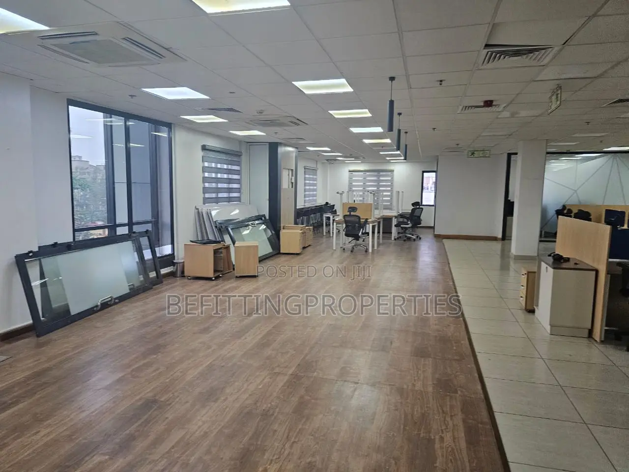 Clean, 280sqm Open-plan Serviced Furnished