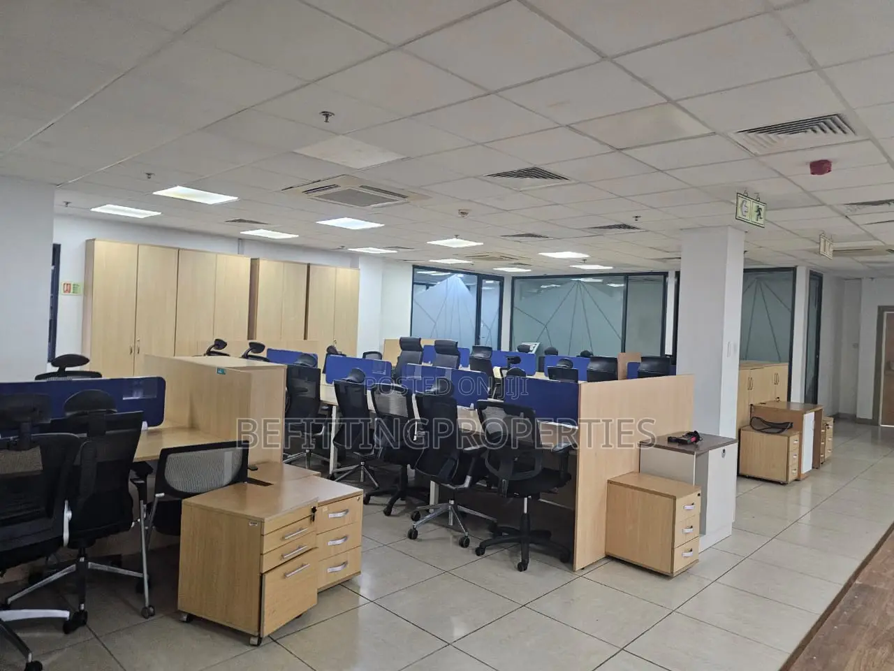 Clean, 280sqm Open-plan Serviced Furnished