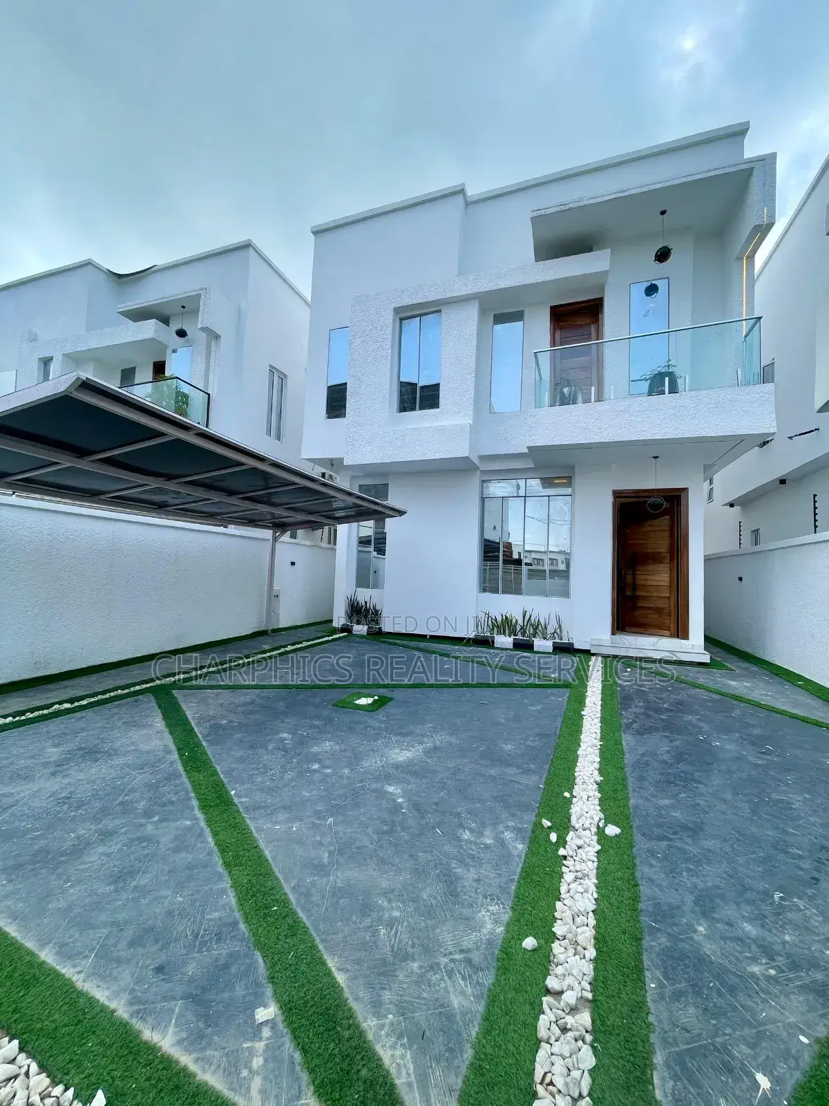 5bdrm Duplex in Lekki for sale