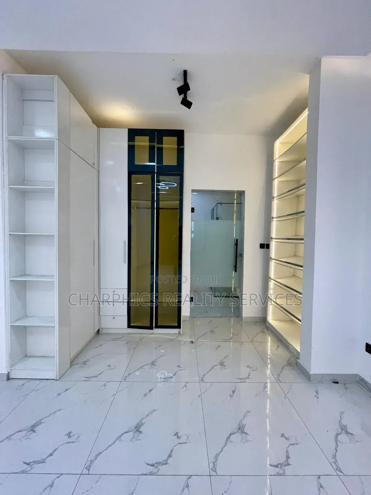 5bdrm Duplex in Lekki for sale