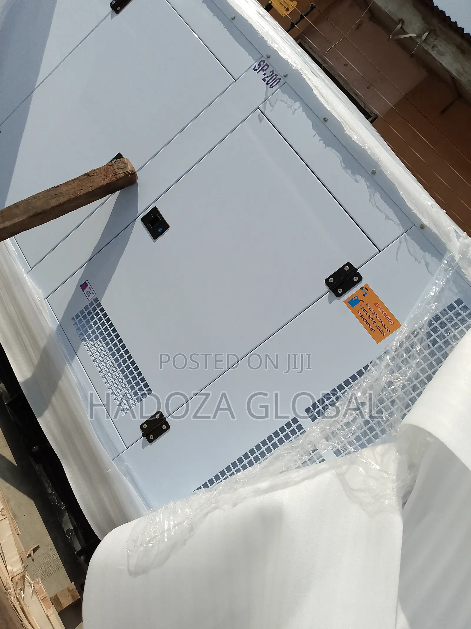 Noise-Reducing 200kva Soundproof Perkins Generator