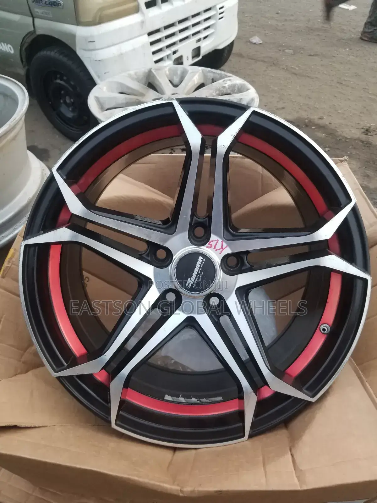 17 Inches Alloyed Wheel