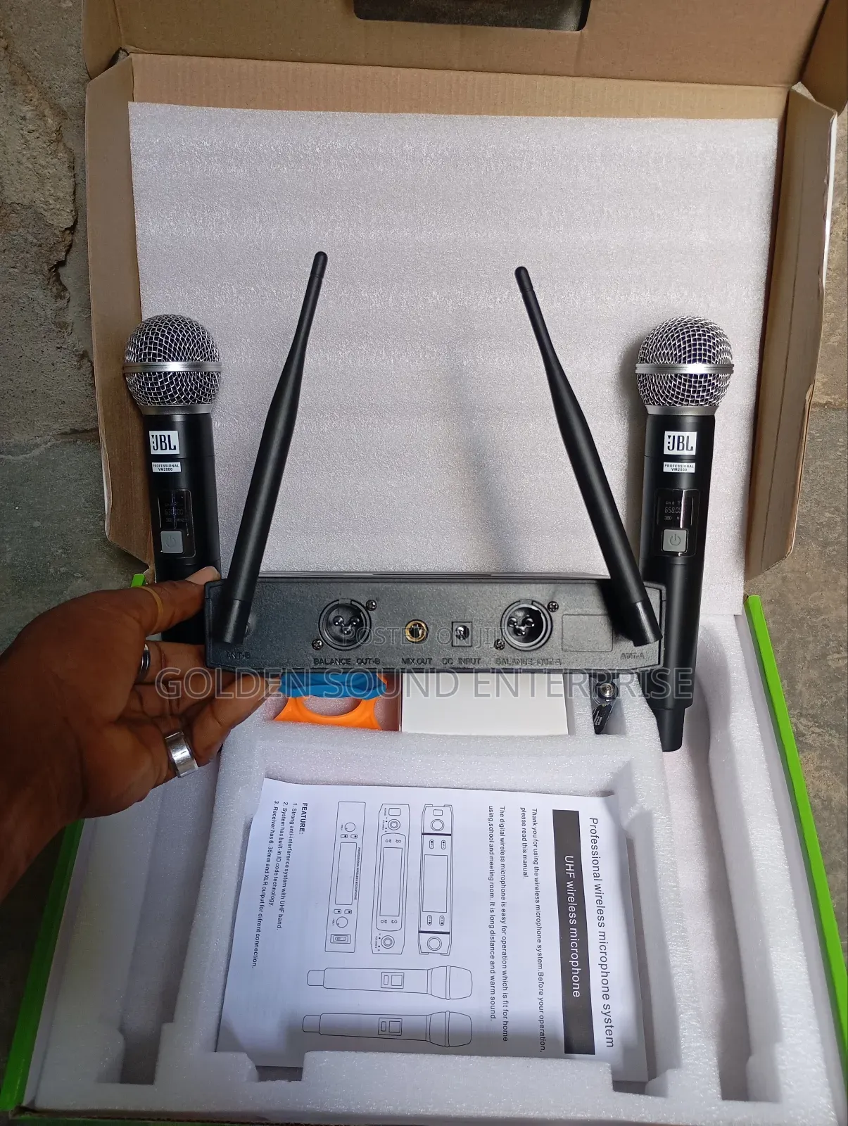 Professional JBL Wireless Microphone Vm2000