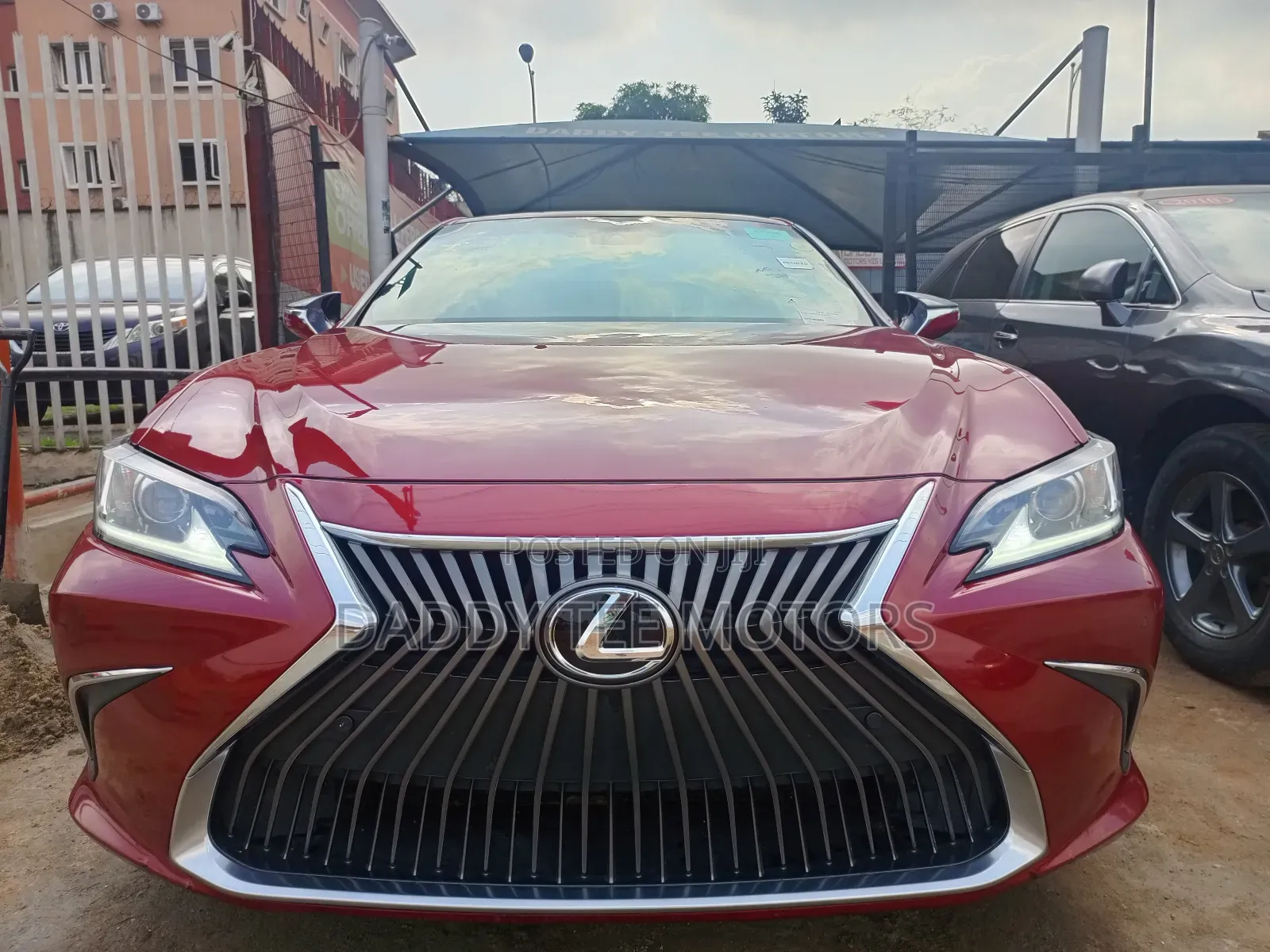 Lexus ES 250 Luxury 2021 Red