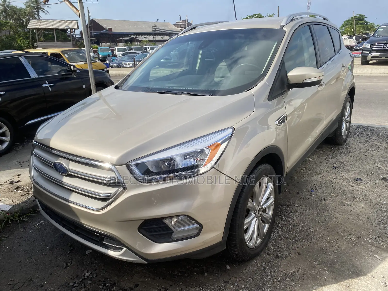 Ford Escape Titanium 4x4 2017 Gold