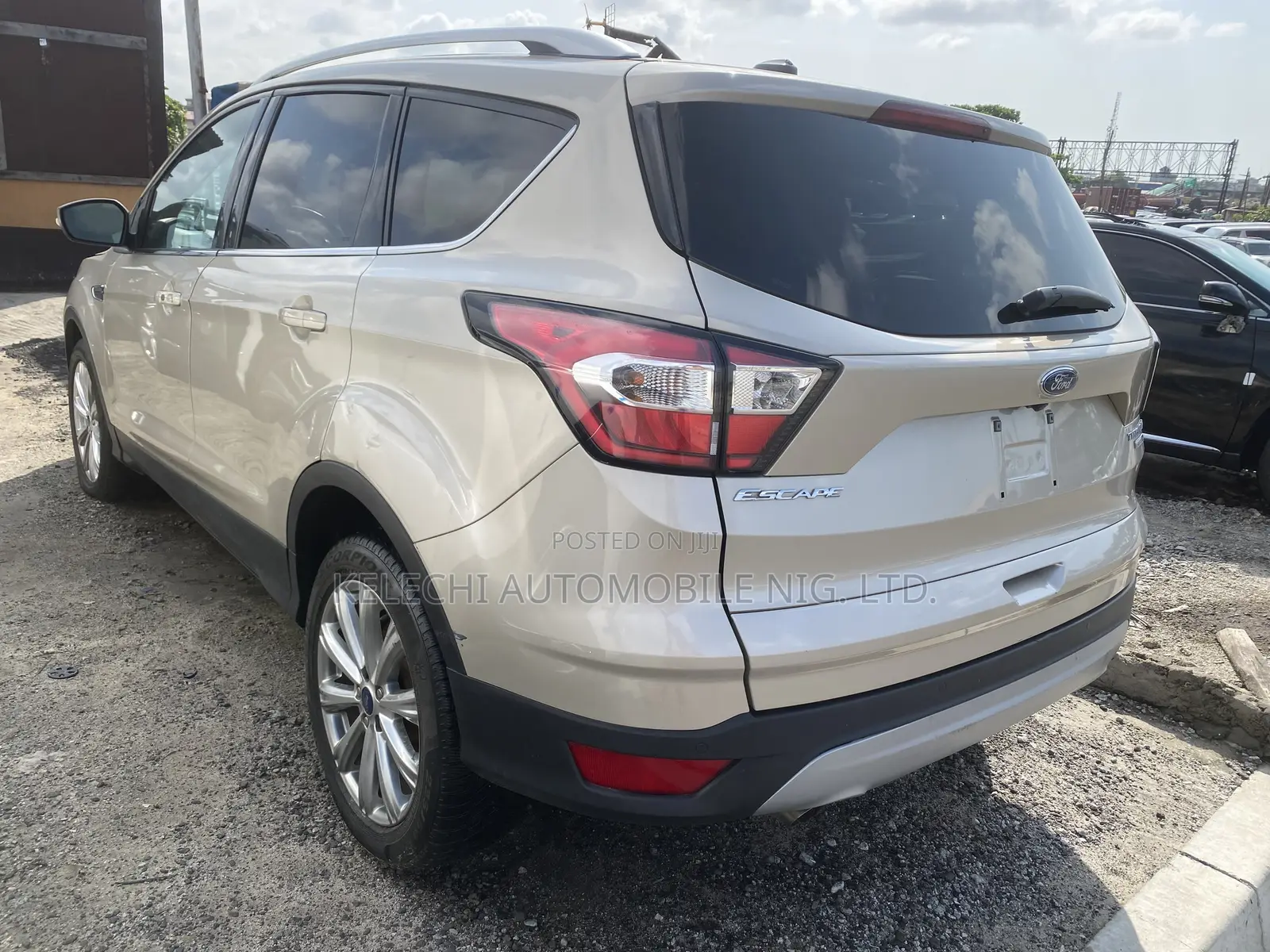 Ford Escape Titanium 4x4 2017 Gold