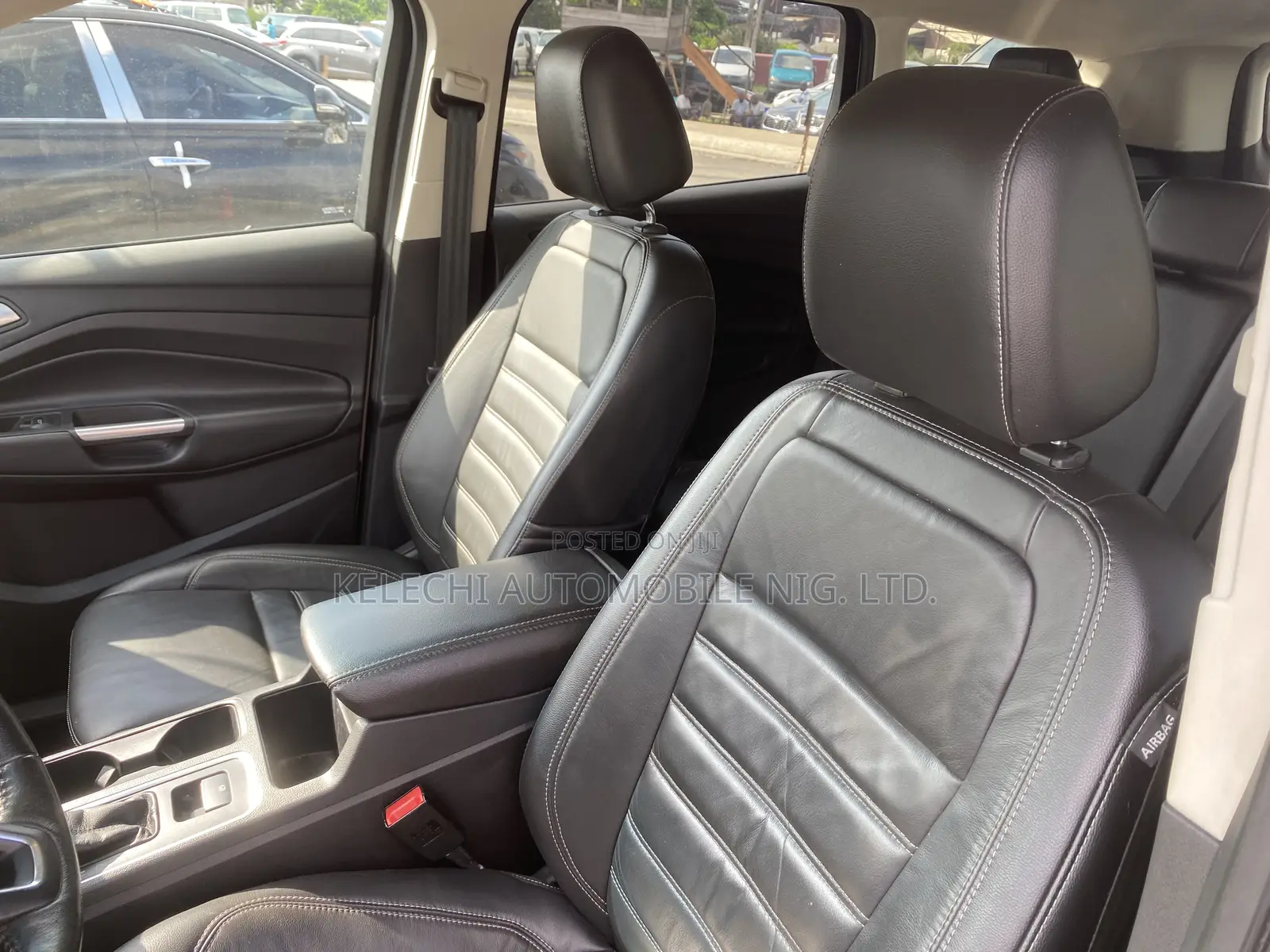 Ford Escape Titanium 4x4 2017 Gold