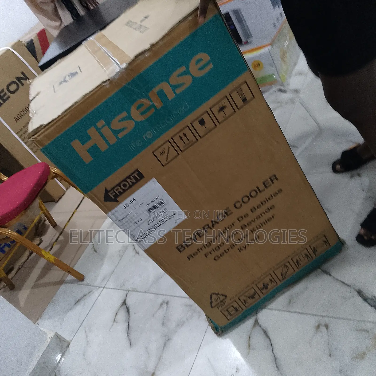 Hisense Rejuvenating JC-94 91L Glass Door Beverage Cooler