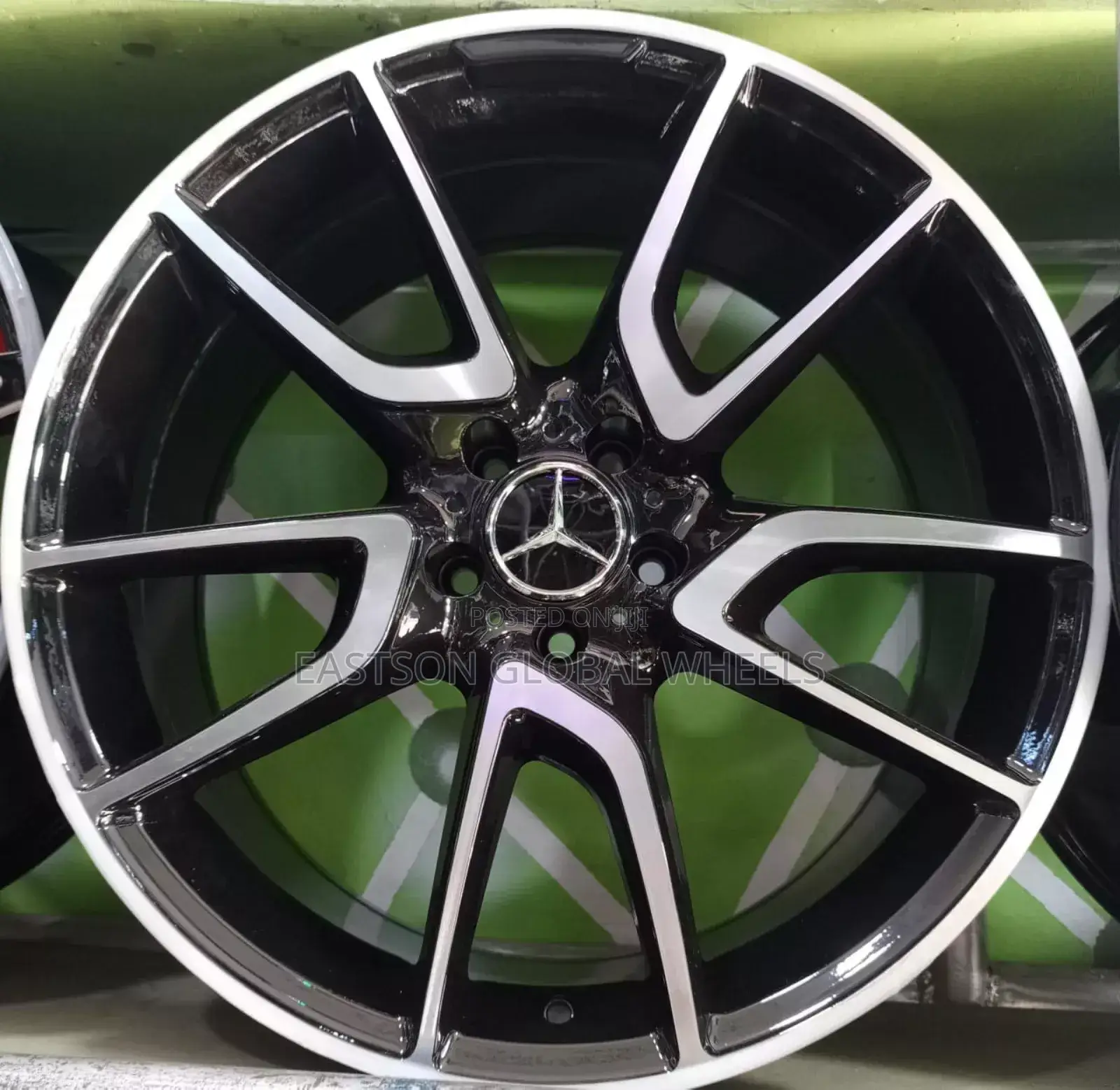 20 Inches Alloyed Wheel Mercedes Benz