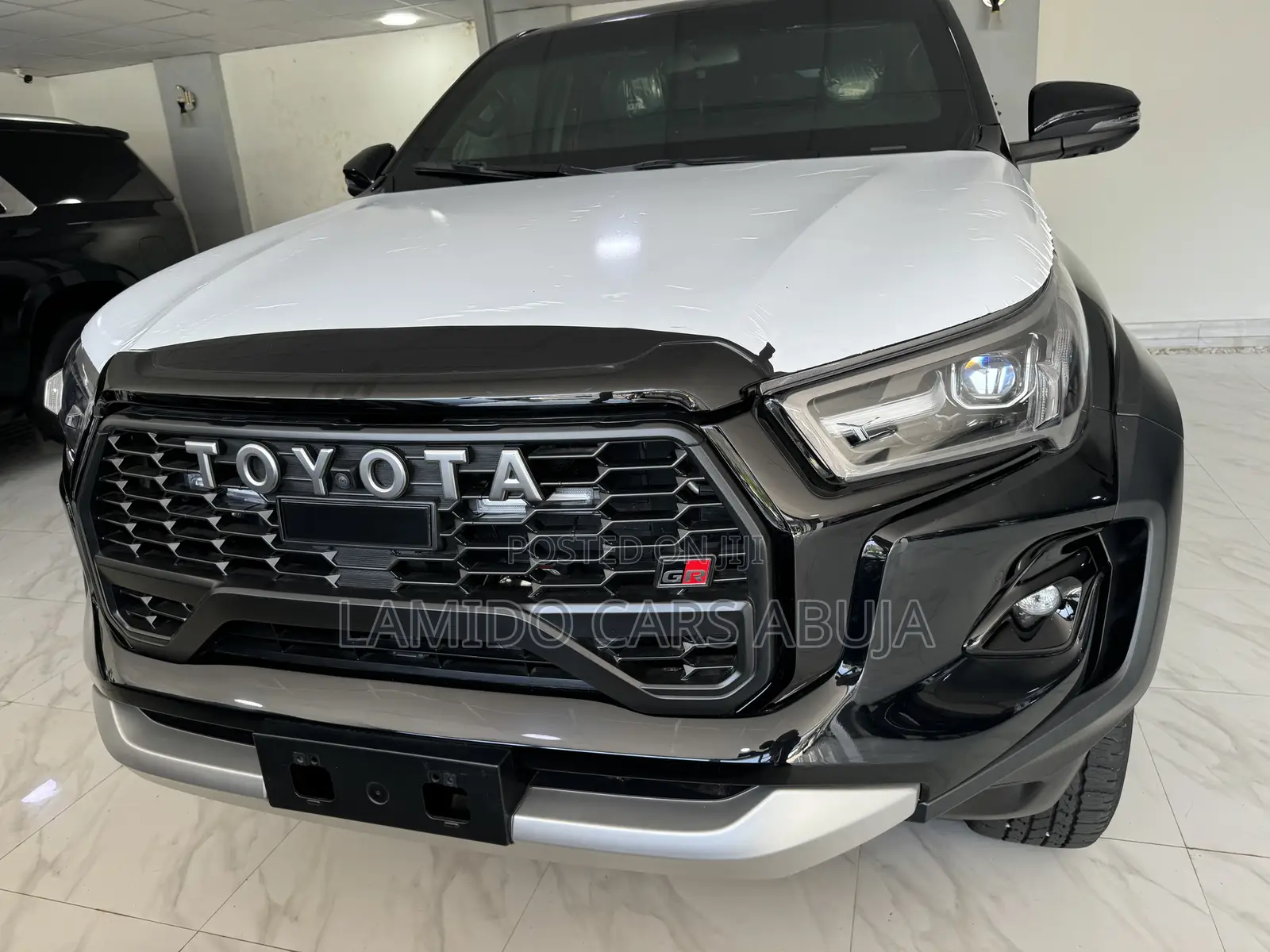 New Toyota Hilux 2024 Black