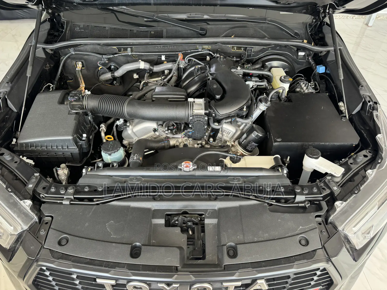 New Toyota Hilux 2024 Black