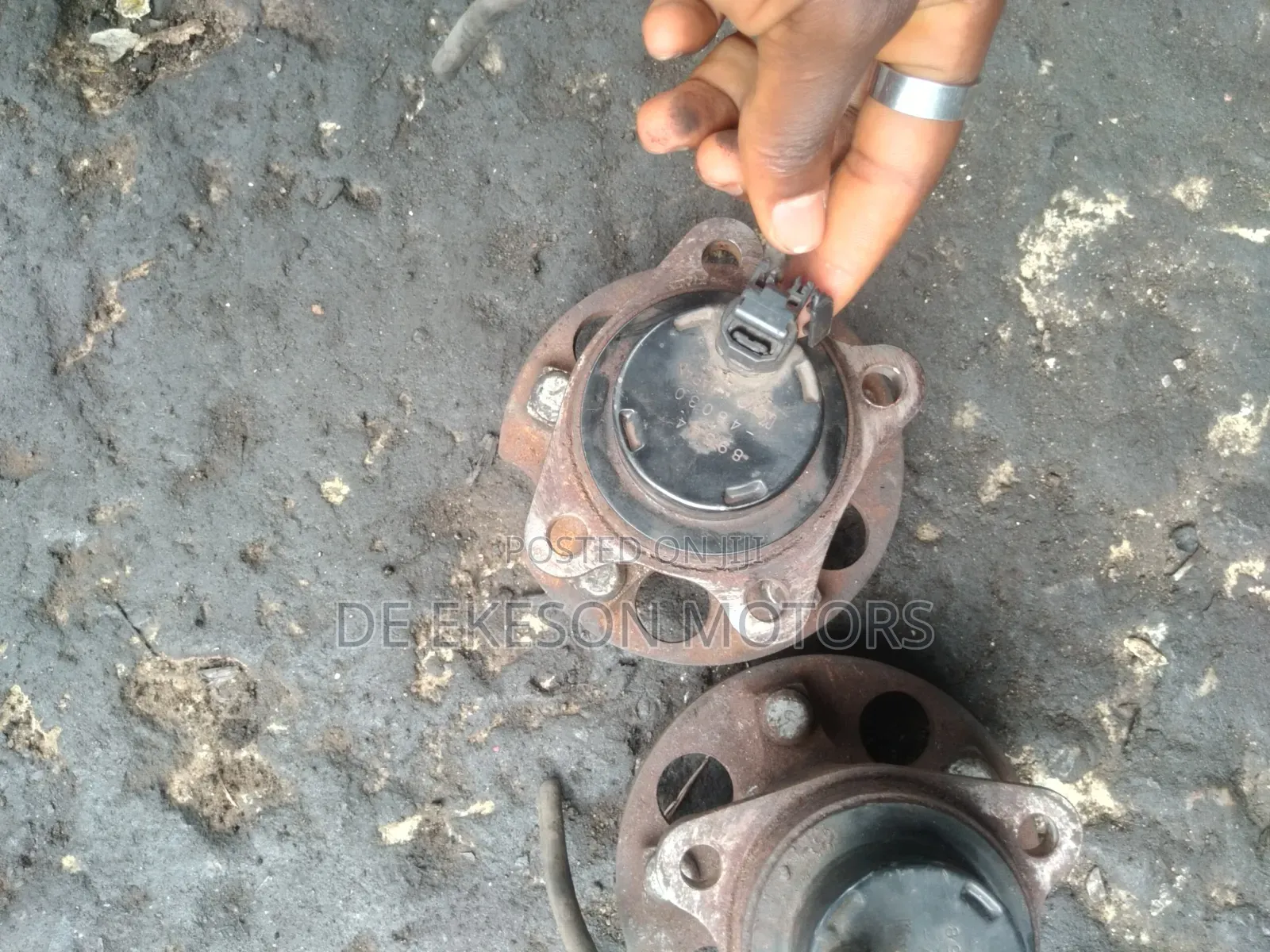 Toyota Highlander and Rx 350 Back Hub 2010