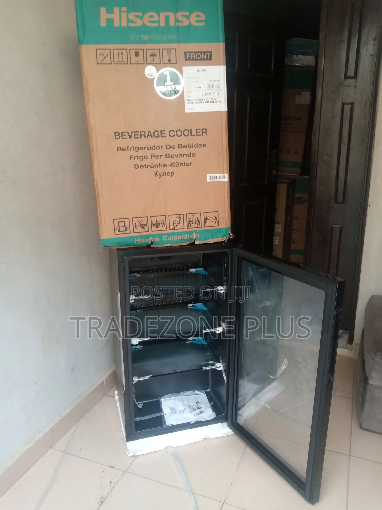Hisense 91L Beverage Cooler Refrigerator