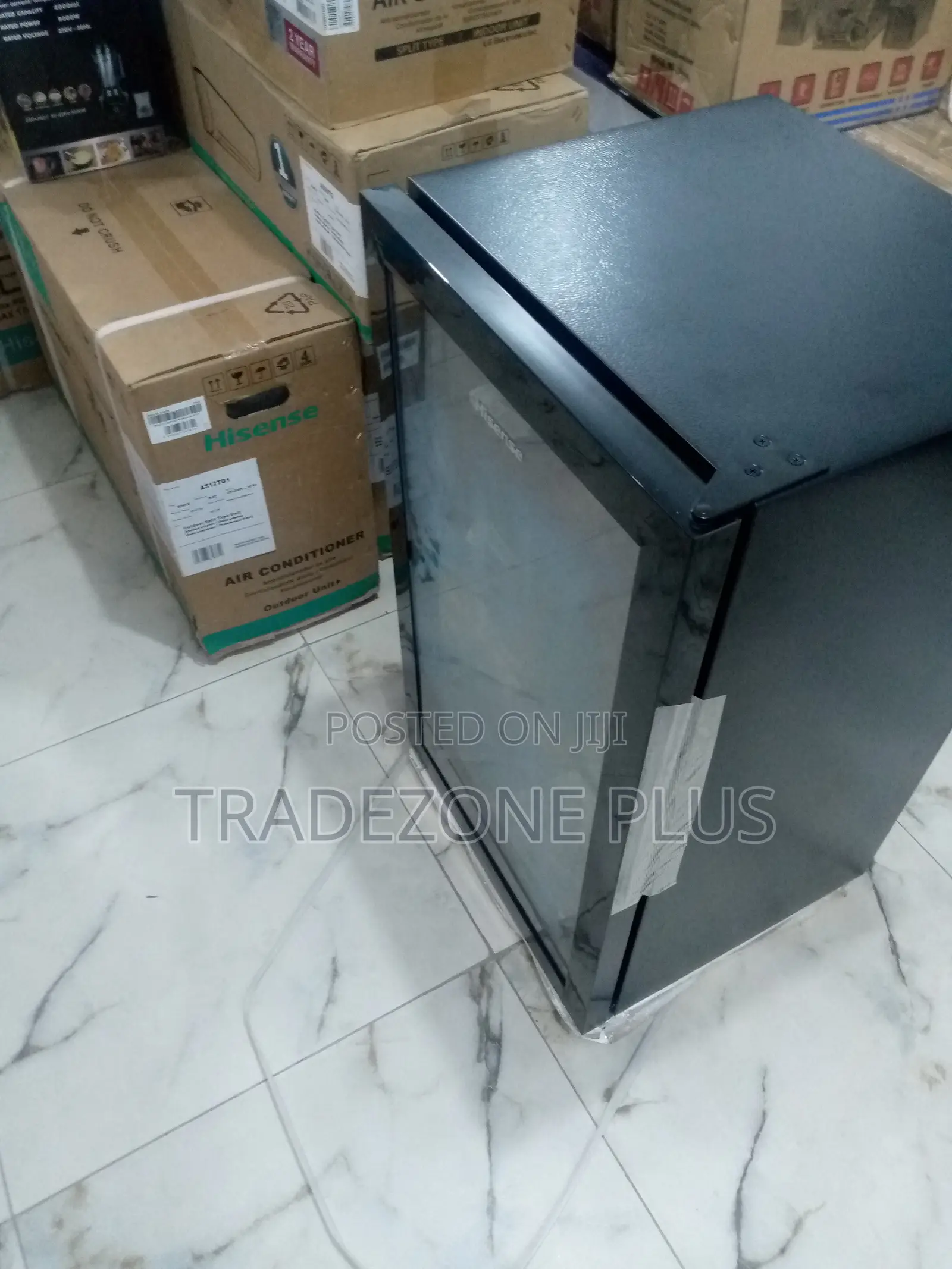 Hisense 91L Sleek-Chill Beverage Cooler