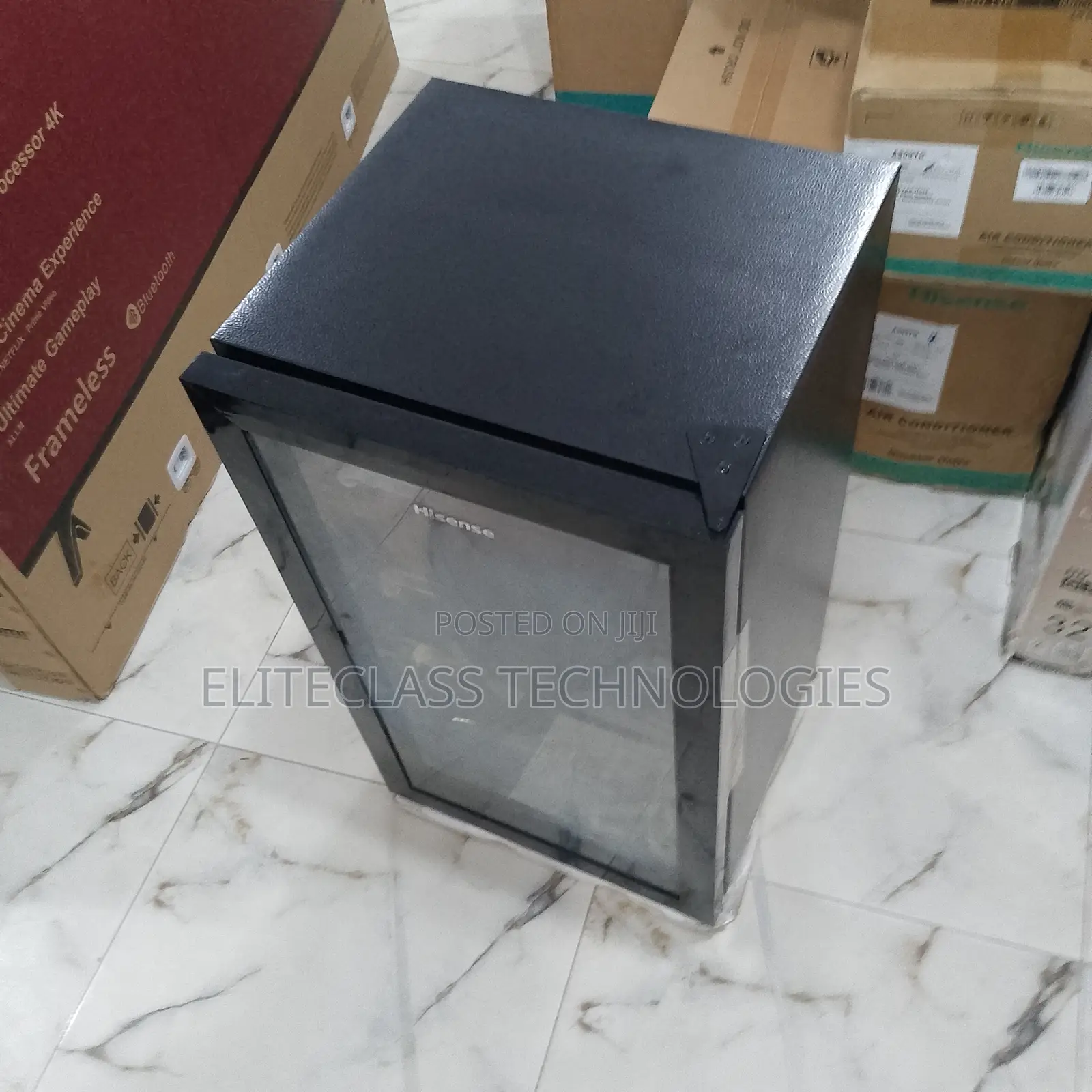 Hisense Portable Cooling 91L Glass Door Beverage Cooler