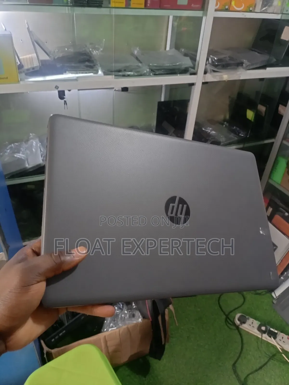 Laptop HP 255 G8 8GB AMD Ryzen 5 SSHD+SSD 256GB