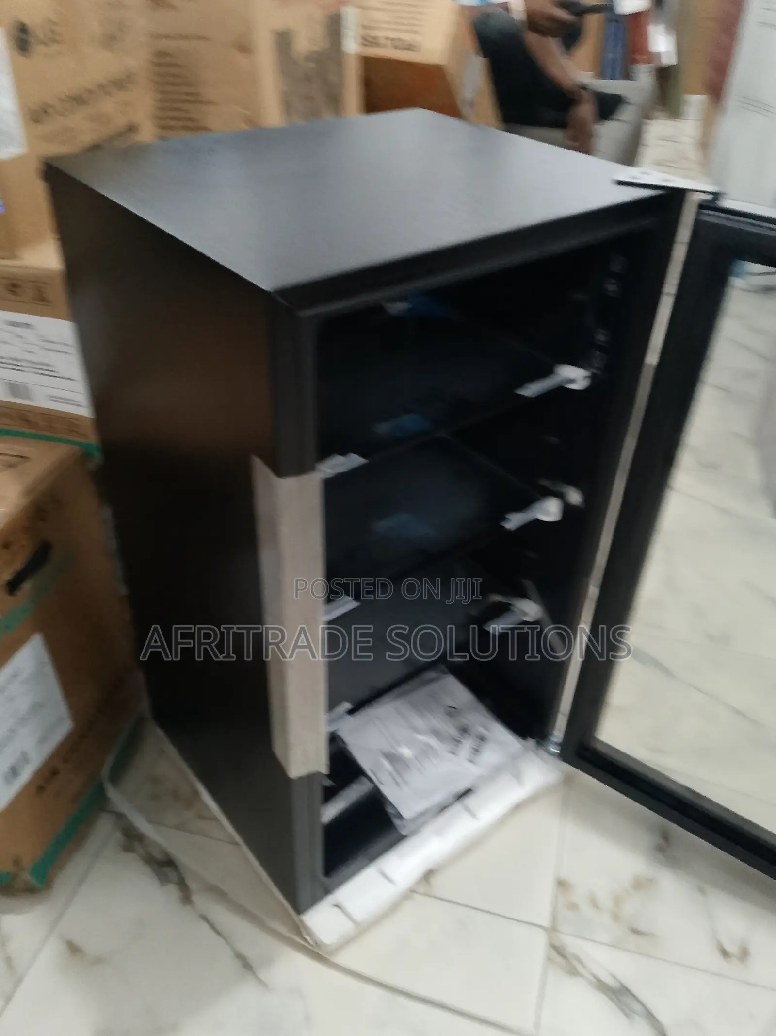 Very -Affordable Beverage Chiller 90l Hisense 45686
