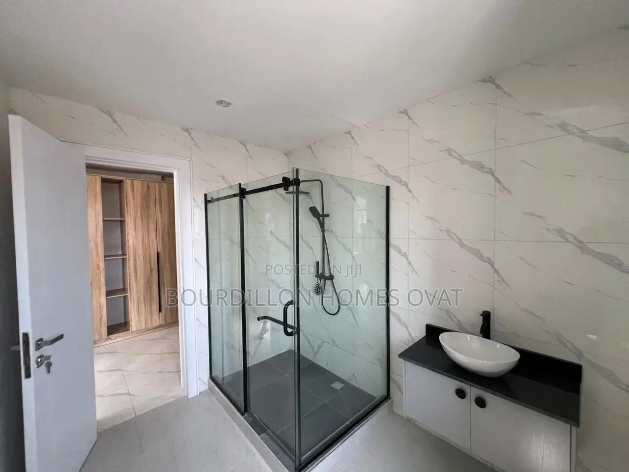 4bdrm Maisonette in Lekki Phase 1 for sale