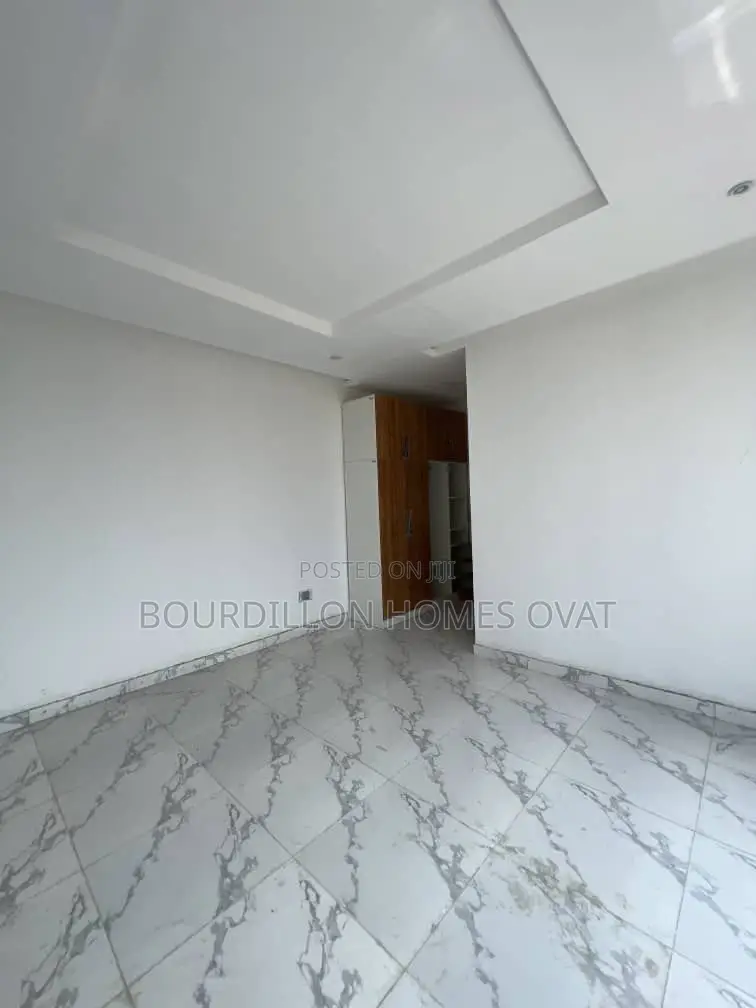 2bdrm Apartment in Ikate for sale