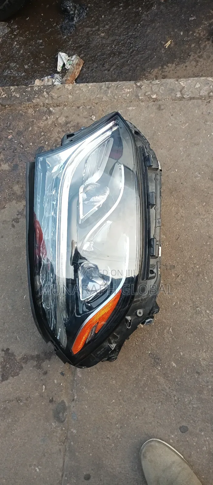 2018 Model Mercedes Benz GLS 450 LED Headlamp.