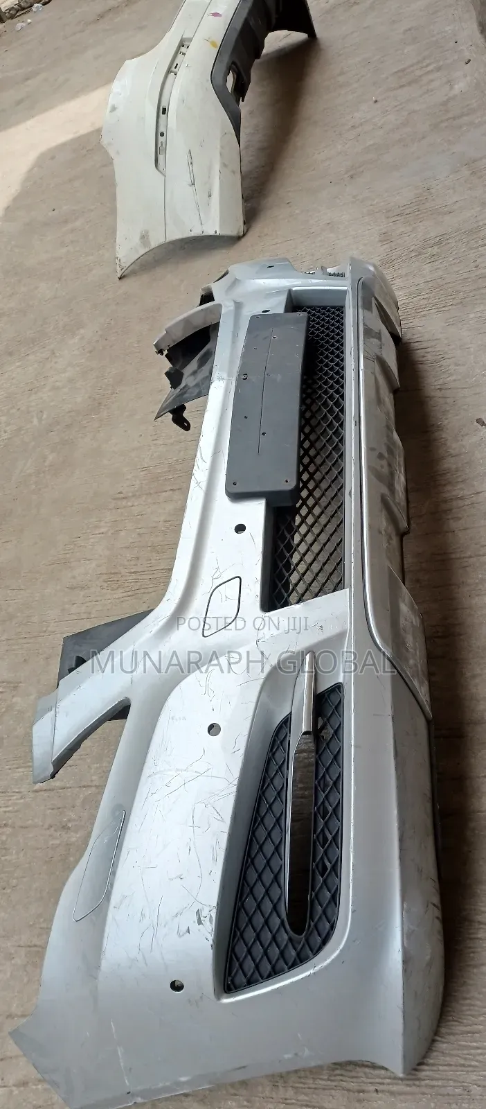 2011 Model Mercedes Benz R350 Front Bumper.