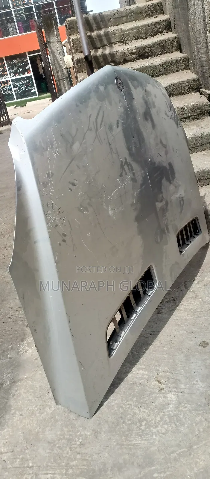 2011 Model Mercedes Benz R350 Bonnet.