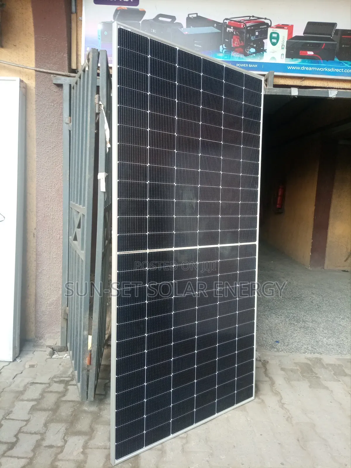 Trina Solar Panels 600w. 15yrs Warranty