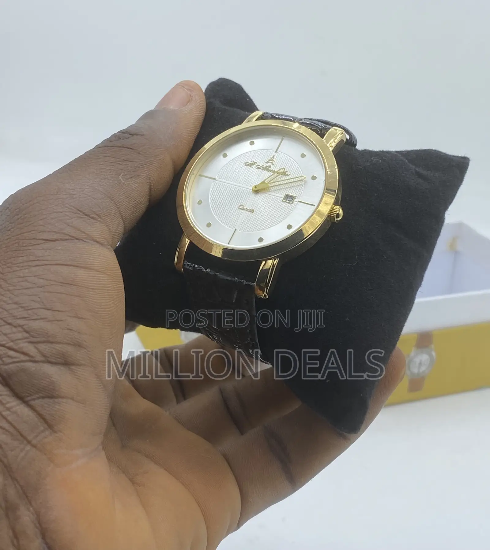 Light Weight Slim Leather Strap Men’S Wrist Watch