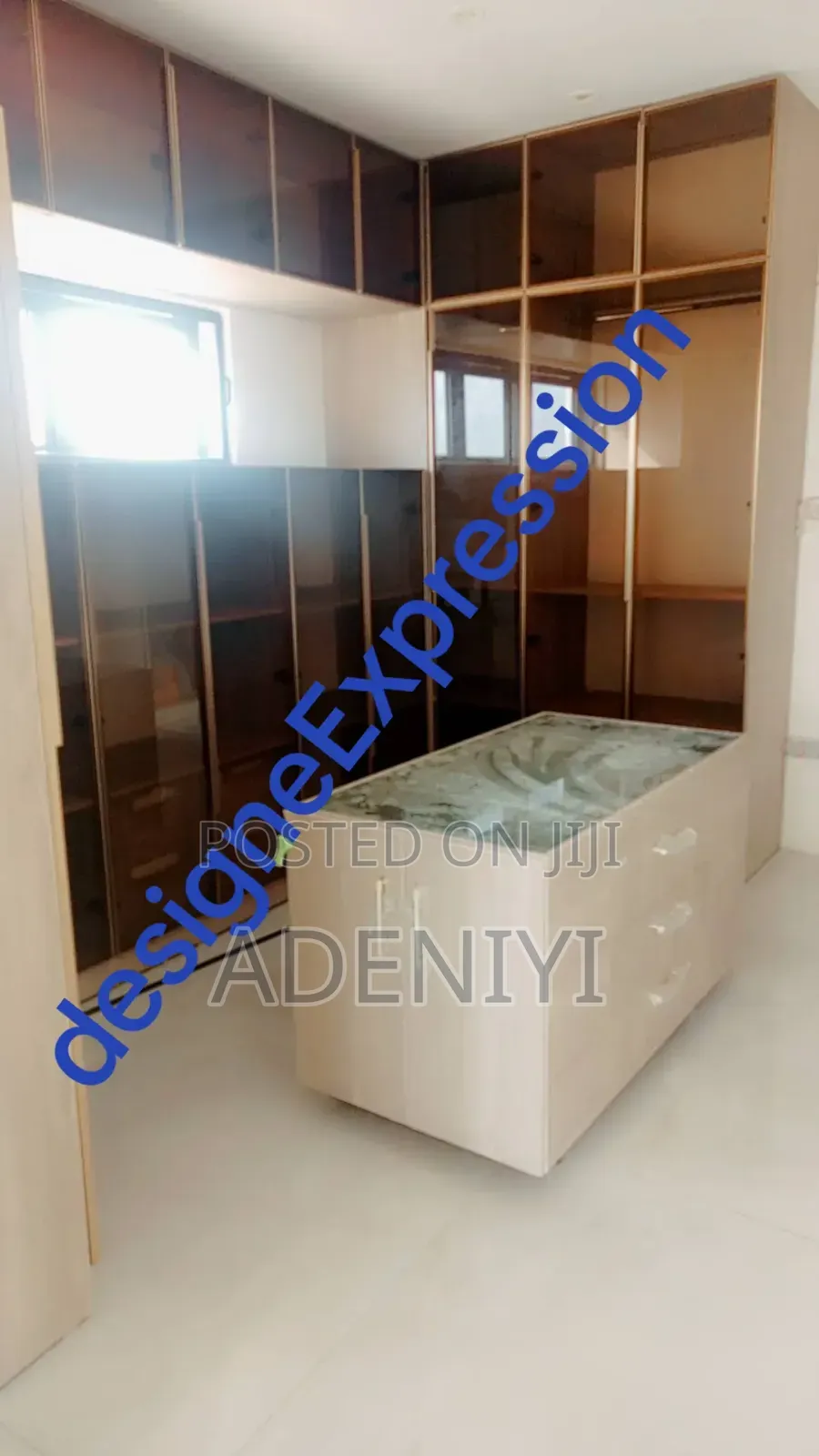 Walk in Closet ( Wardrobe)