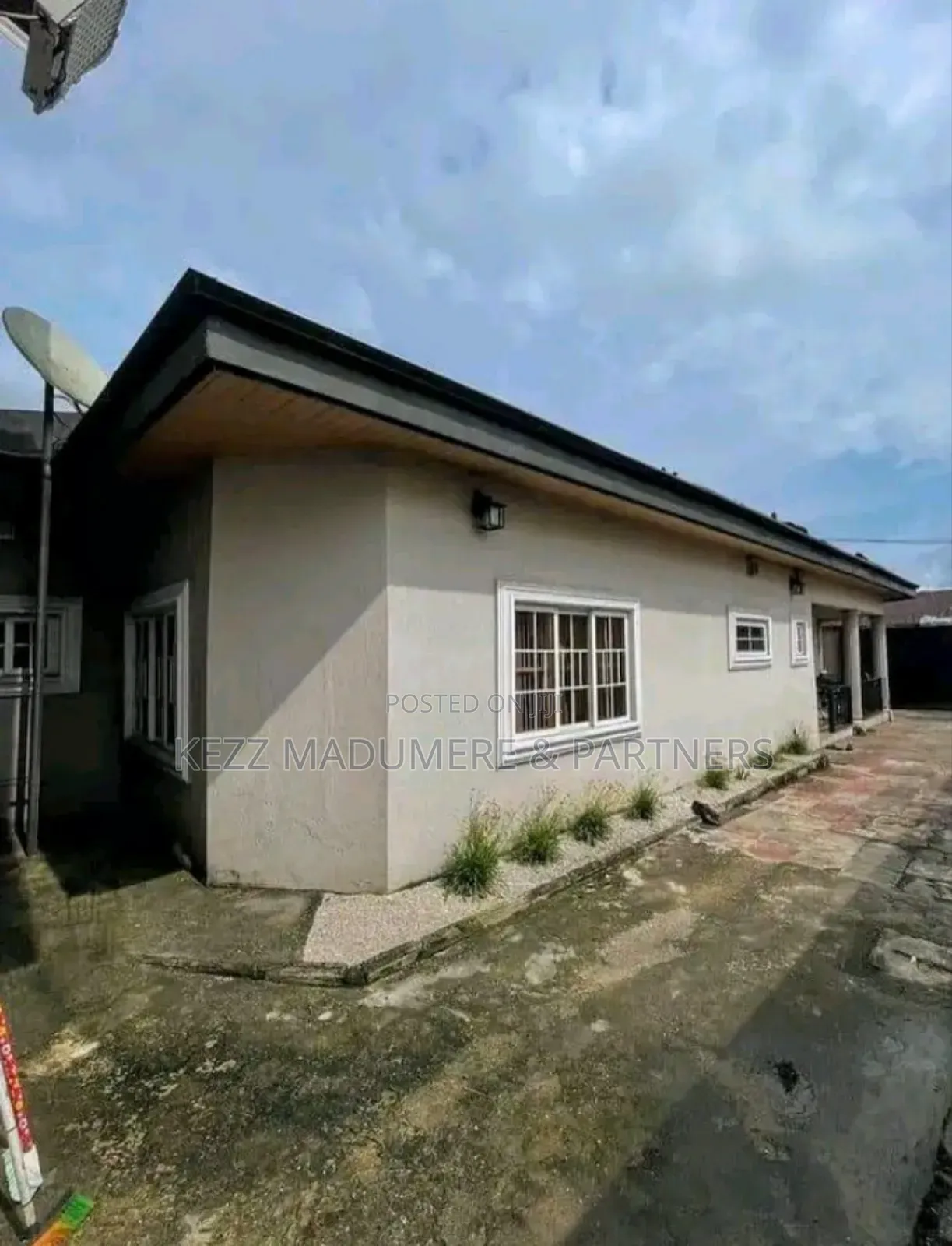 3bdrm Bungalow in Dr Peter Odili , for sale