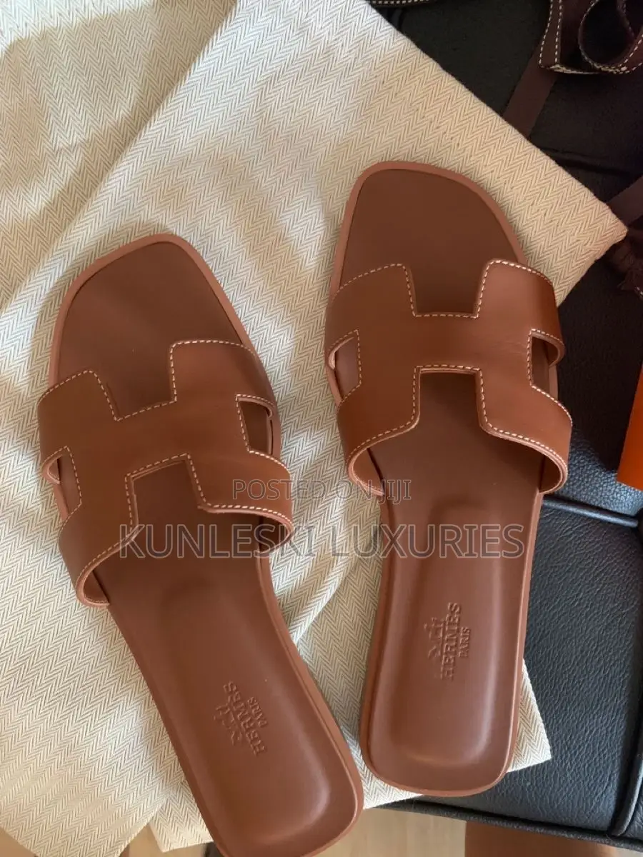 Original Oran Hermes Slippers In Two Colorways