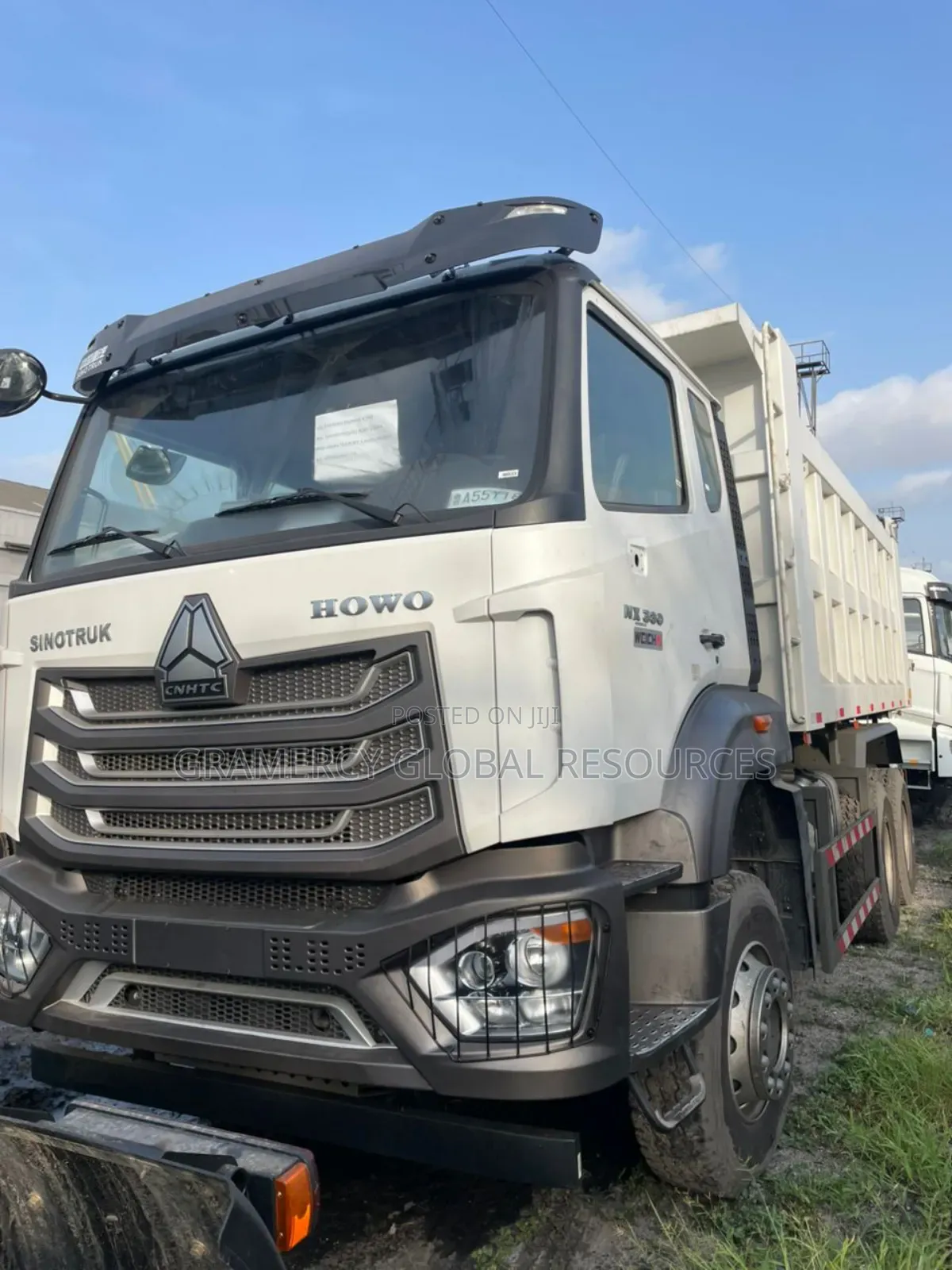 New HOWO Tipper Trucks 10 Tyre Trailer Head 2024 White 380hp