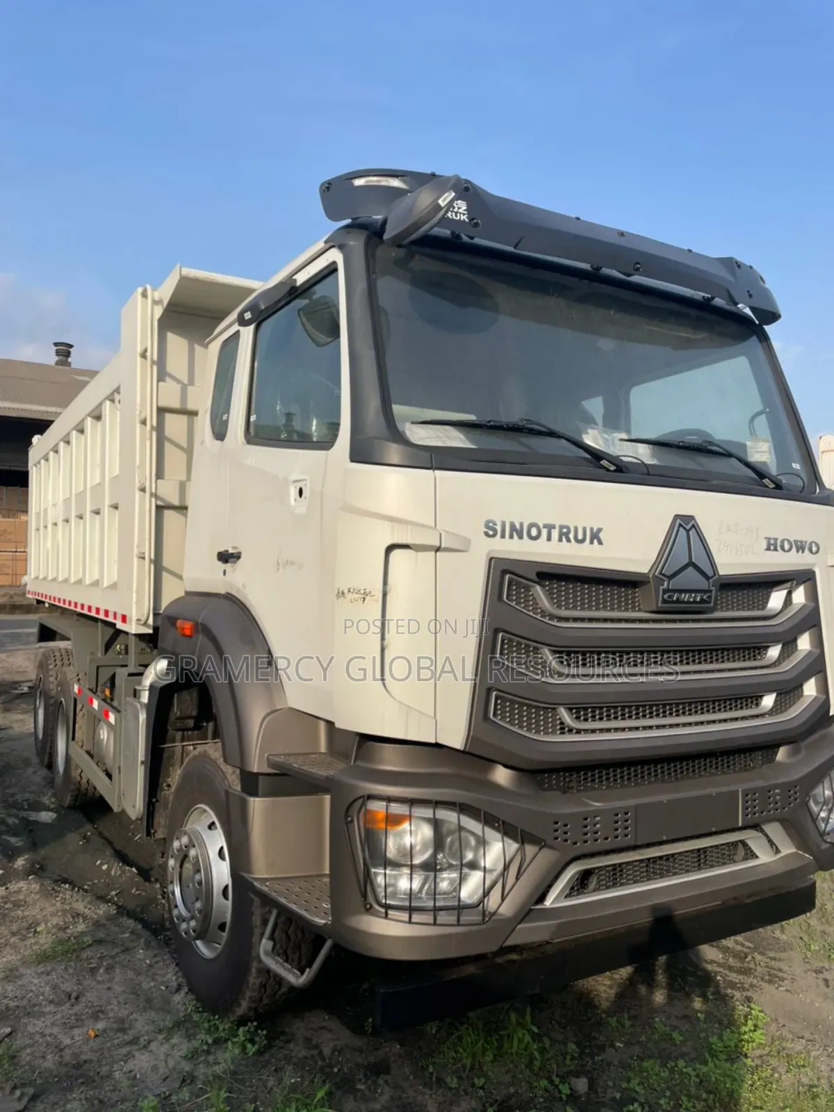 New HOWO Tipper Trucks 10 Tyre Trailer Head 2024 White 380hp