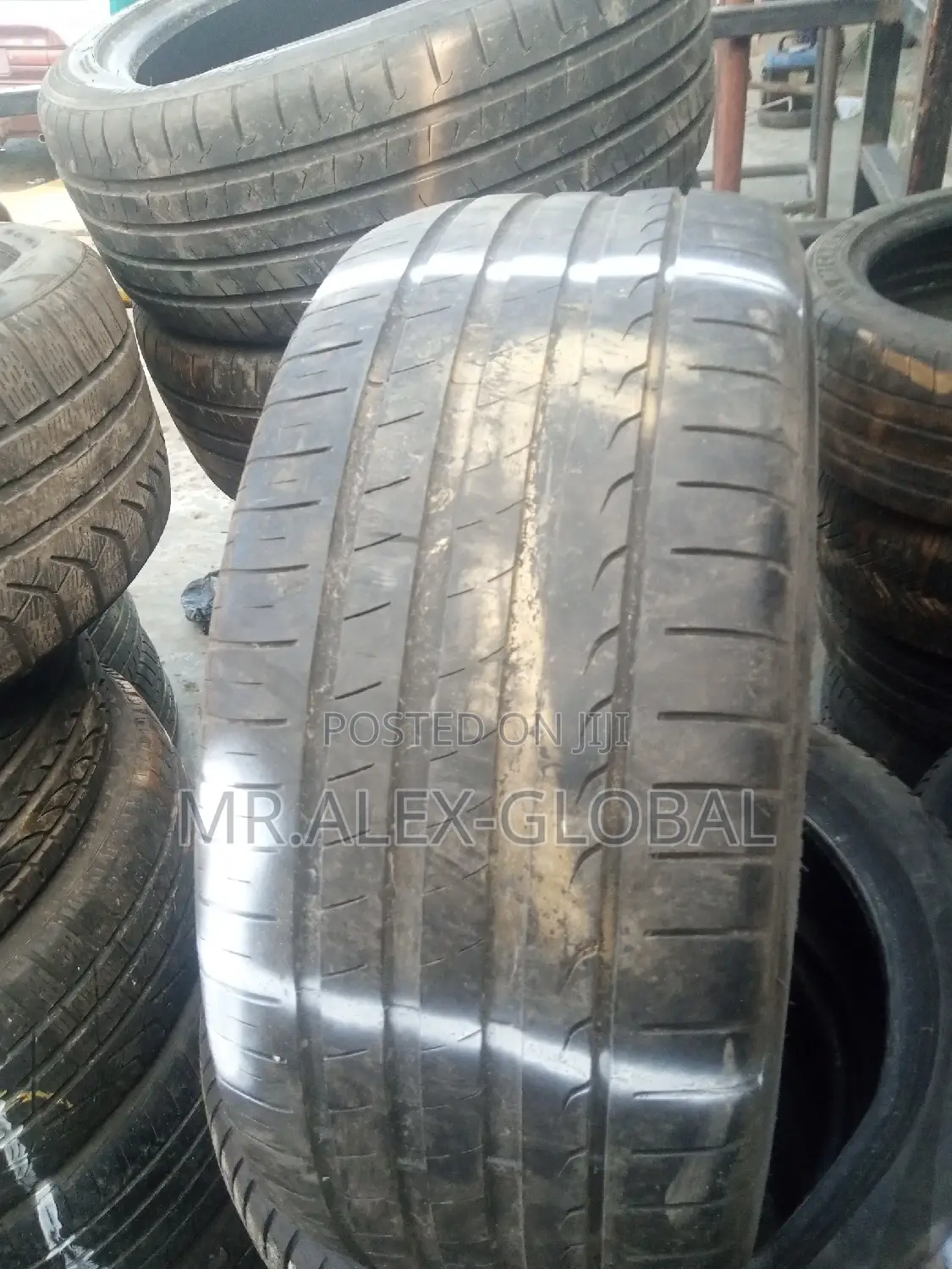 245/45/18 Tire