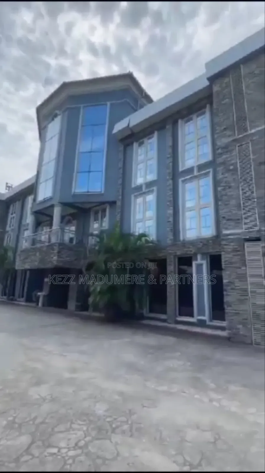 For Sale: 31 Rooms Hotel , Gra ,Ph