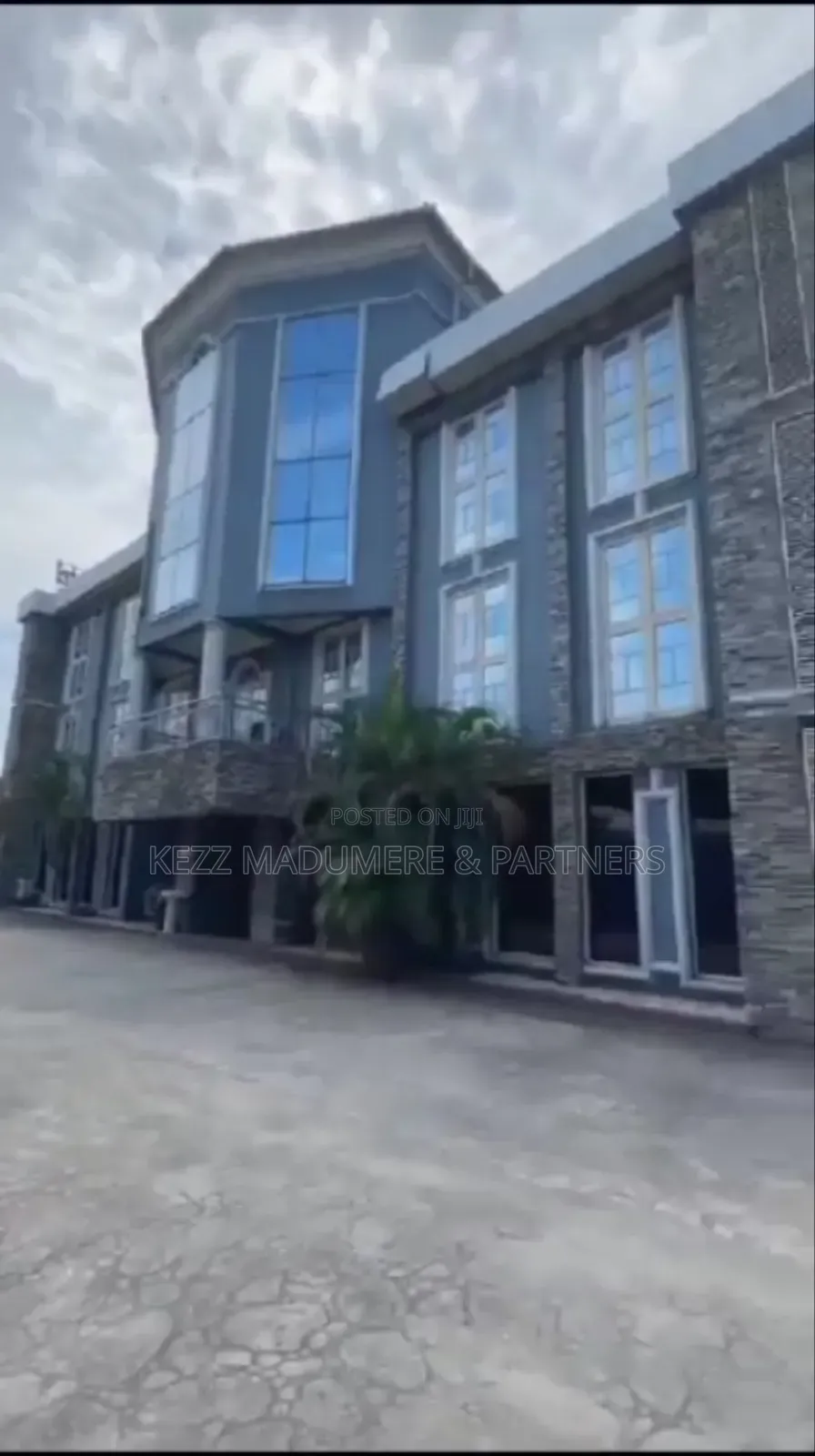 For Sale: 31 Rooms Hotel , Gra ,Ph
