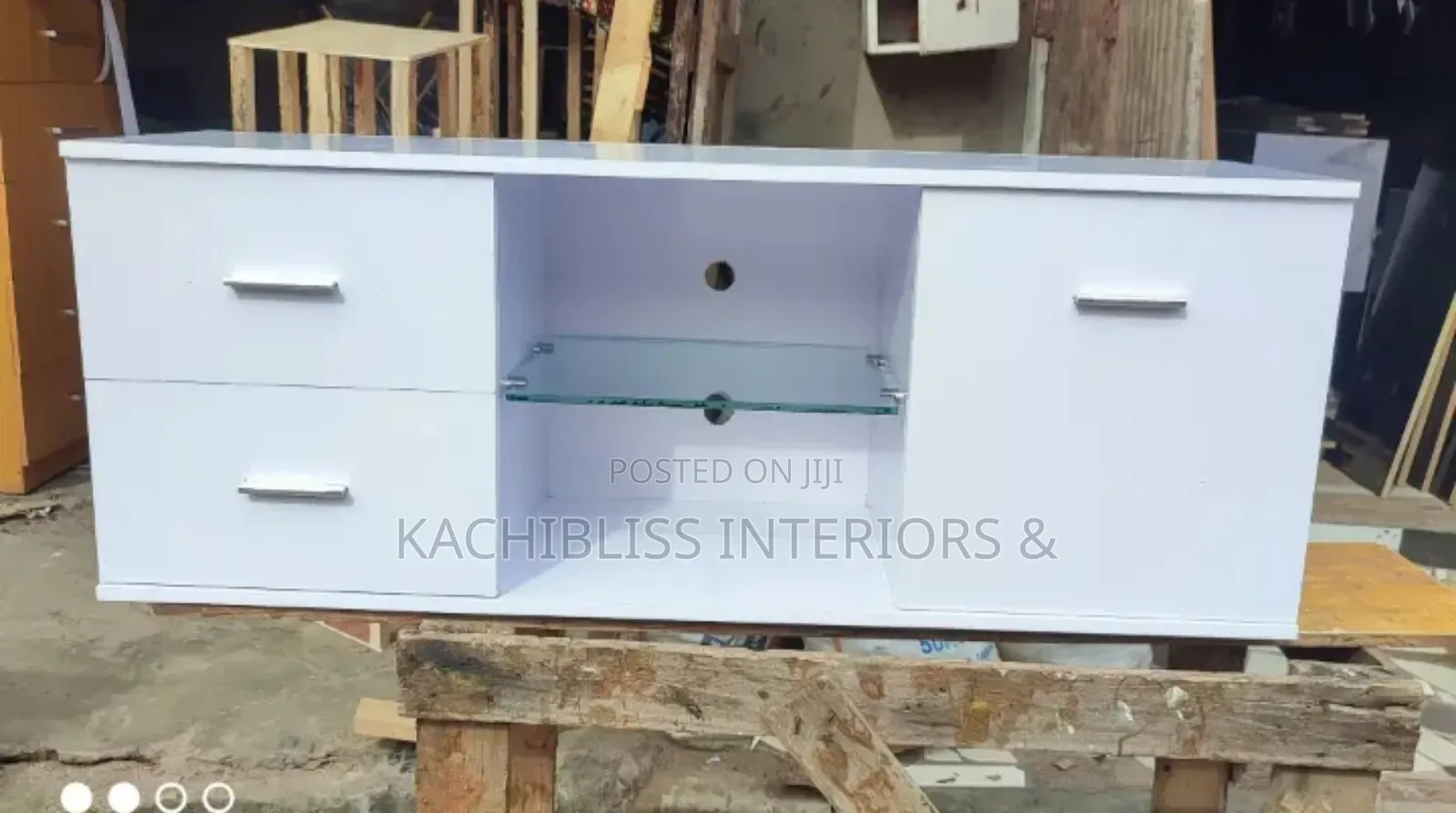 4ft Exclusive Tv Stand