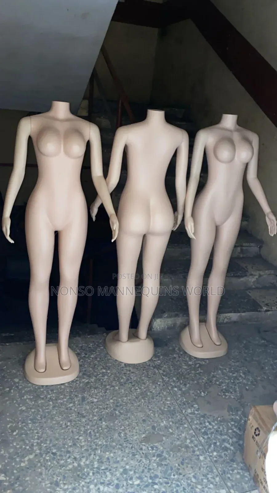 Headless Fenale Dummy for Fashion