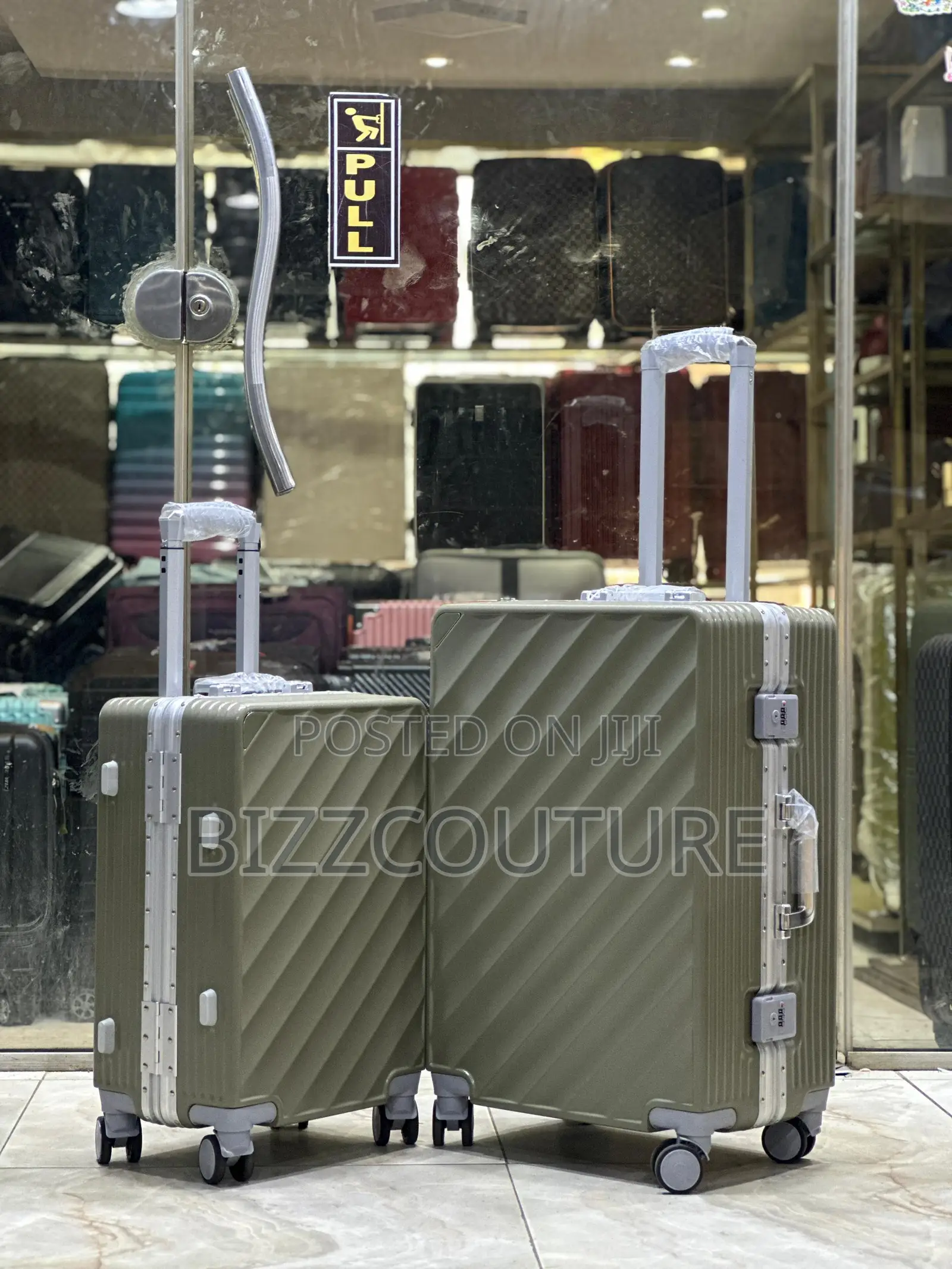Original Luggage Color Selection Bag Is Available in Store