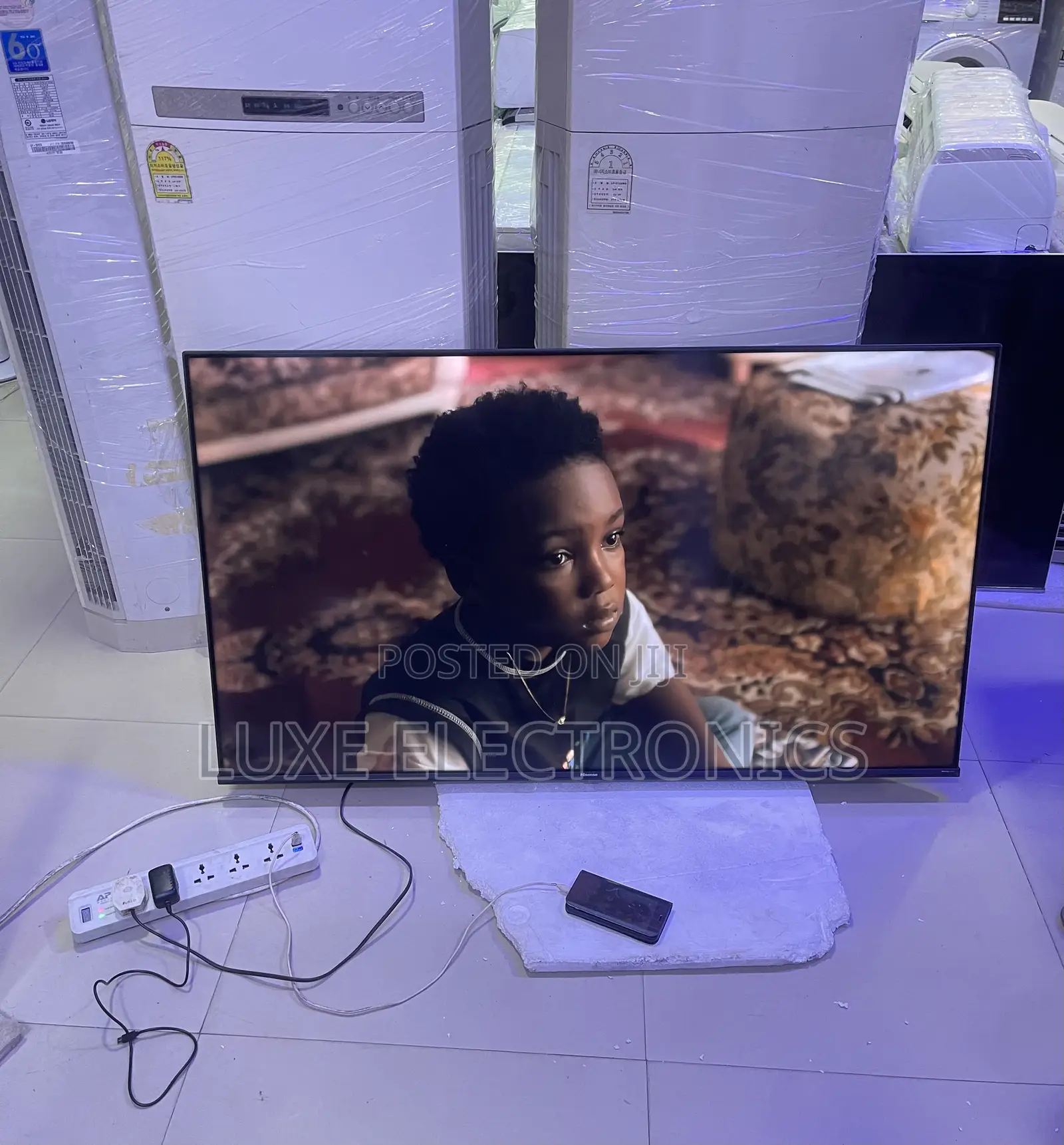 55 Inches Made in Europe Hisense QLED Smart Tv 2024 Model