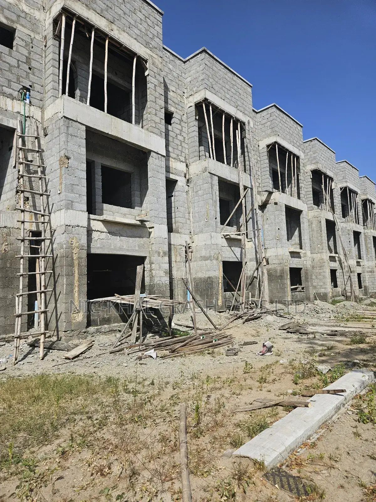 4bdrm Duplex in Apo Legislative Qtrs for sale