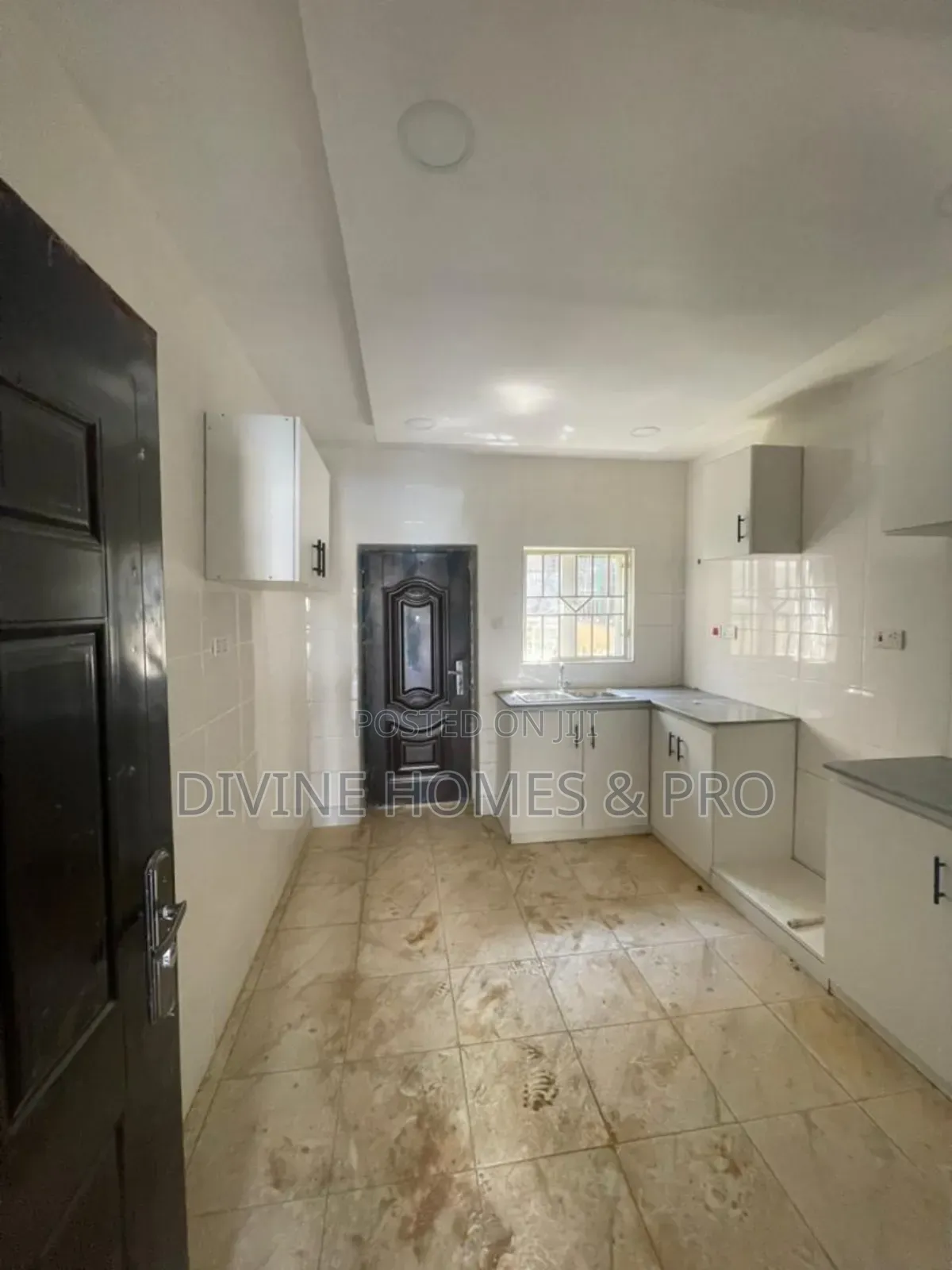 4bdrm Duplex in Life Camp for sale