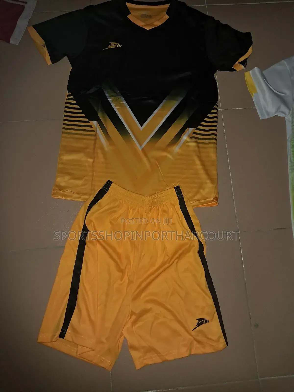 Set of Sports Jerseys (15pis)