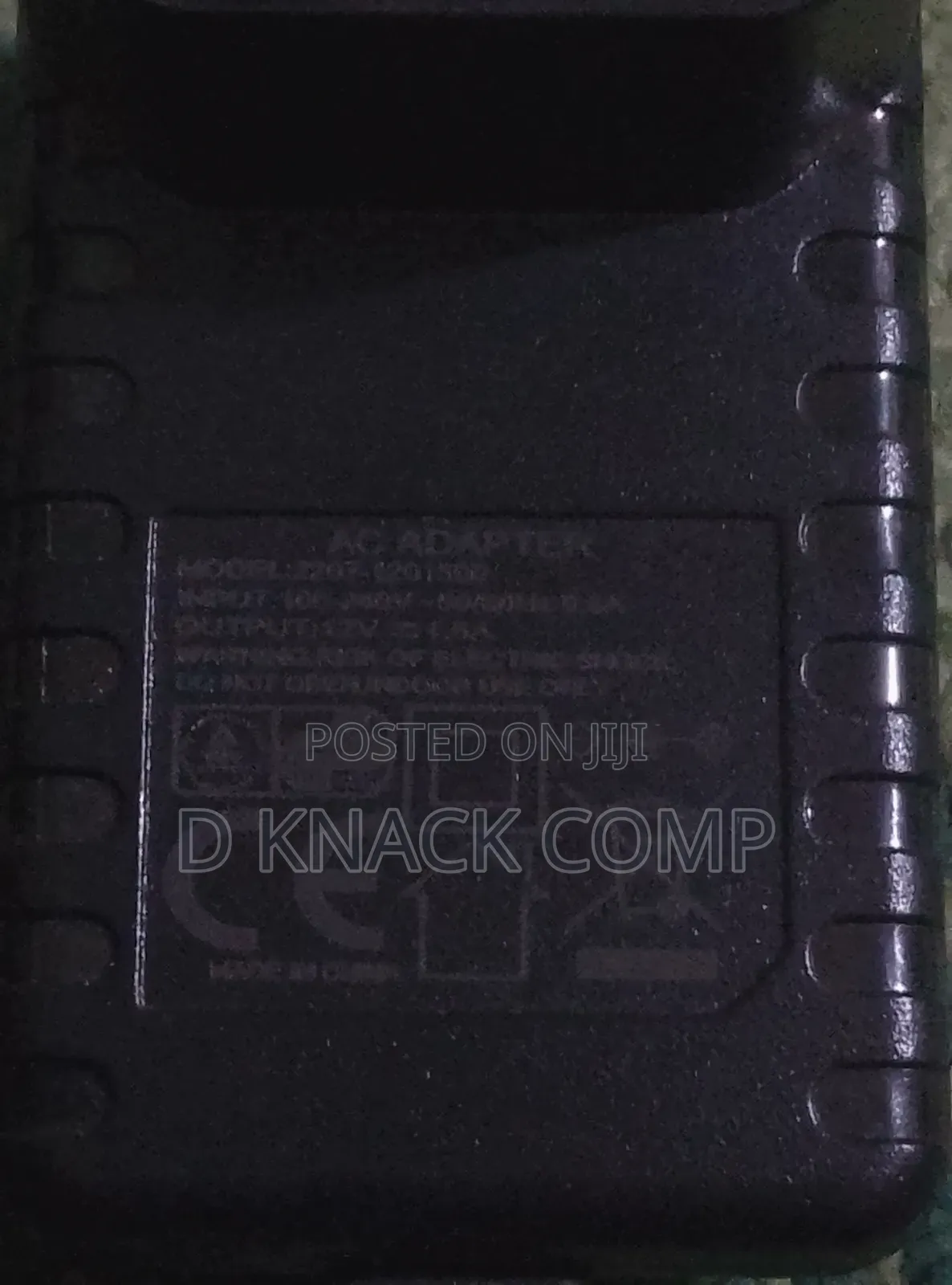 12 Volts 1.5 Amps Adapter / Charger