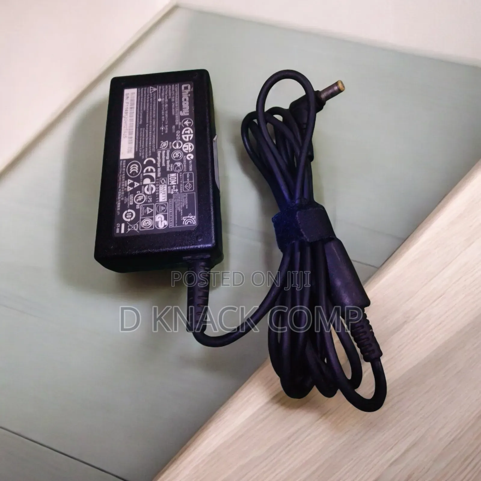 19volts 3. 42A 65W Laptop Charger Adapter