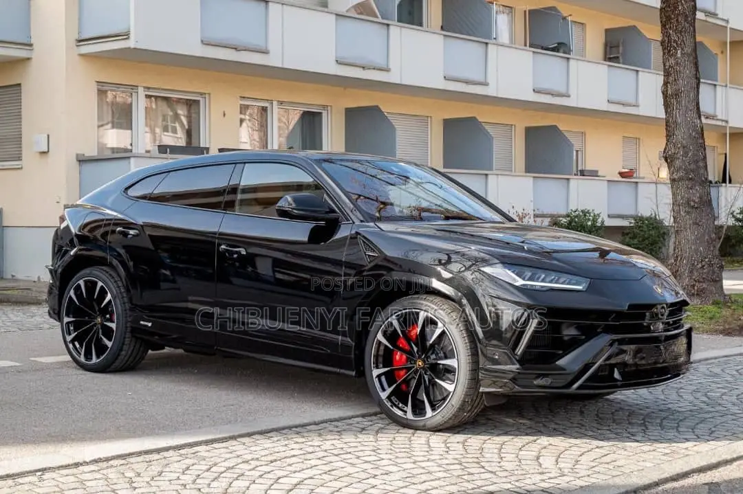 New Lamborghini Urus 2024 Black