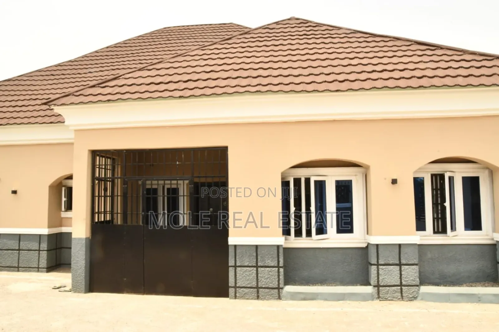 4 Bed Bungalow at Iyewo Estate by Akenson Iguando